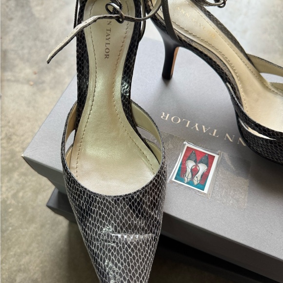 Avignon lizard print in grey - Picture 2 of 5